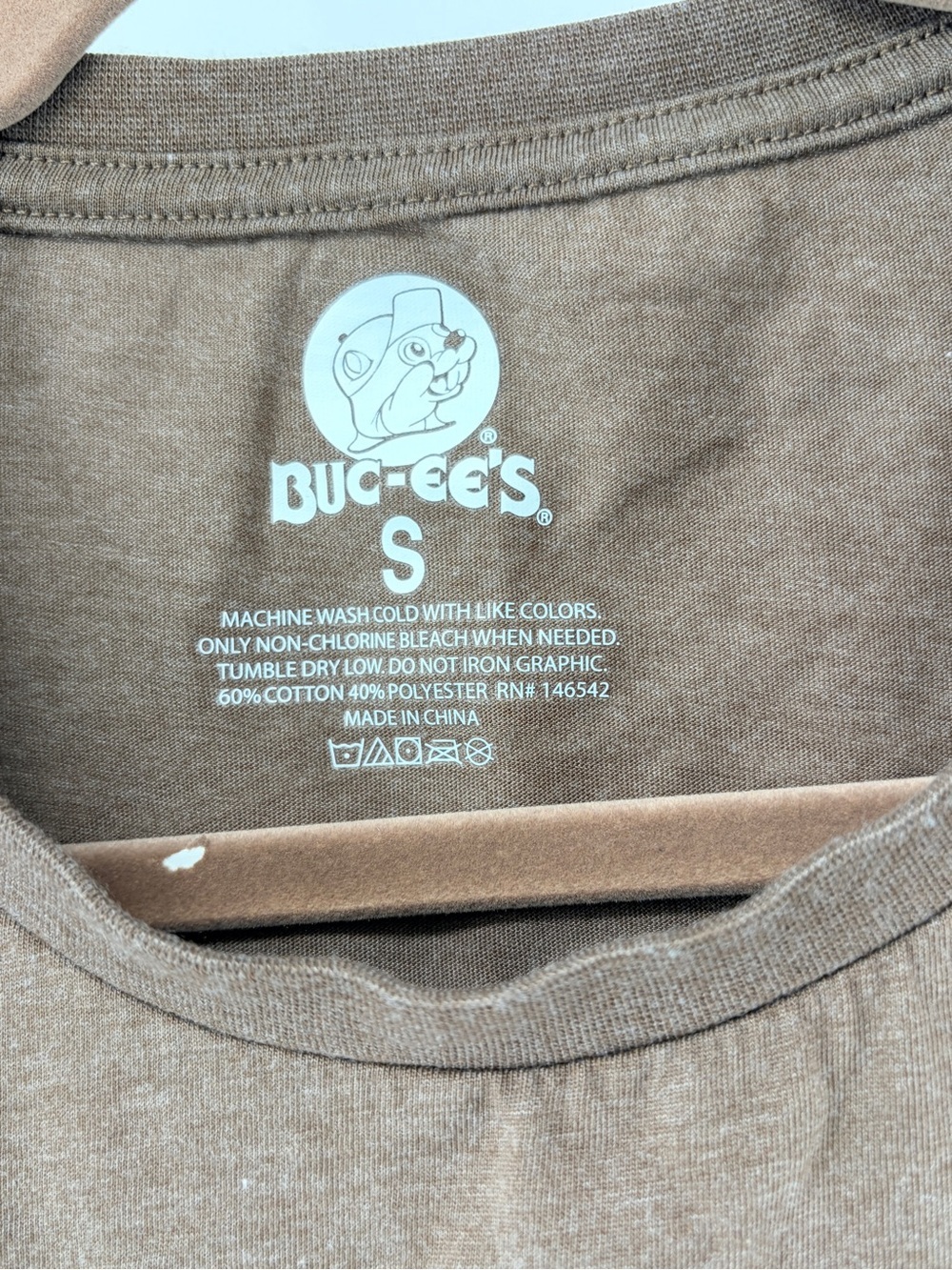 Follow Me To Buc-ee's Brown Graphic Tee with Buc-ee Beaver Logo Sz Small - Picture 2 of 5